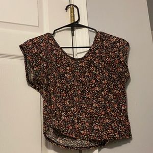 FOREVER 21 - Floral Crop Top  Size: S